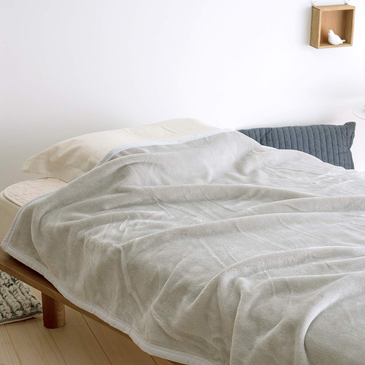 Amazon｜西川 アクリルニューマイヤー 毛布 毛羽部分アクリル100